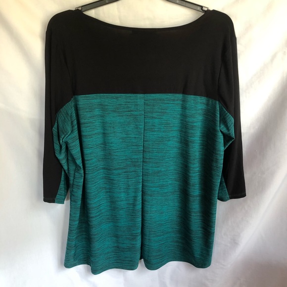 NWT woman’s top size 3X green & black - Picture 2 of 5